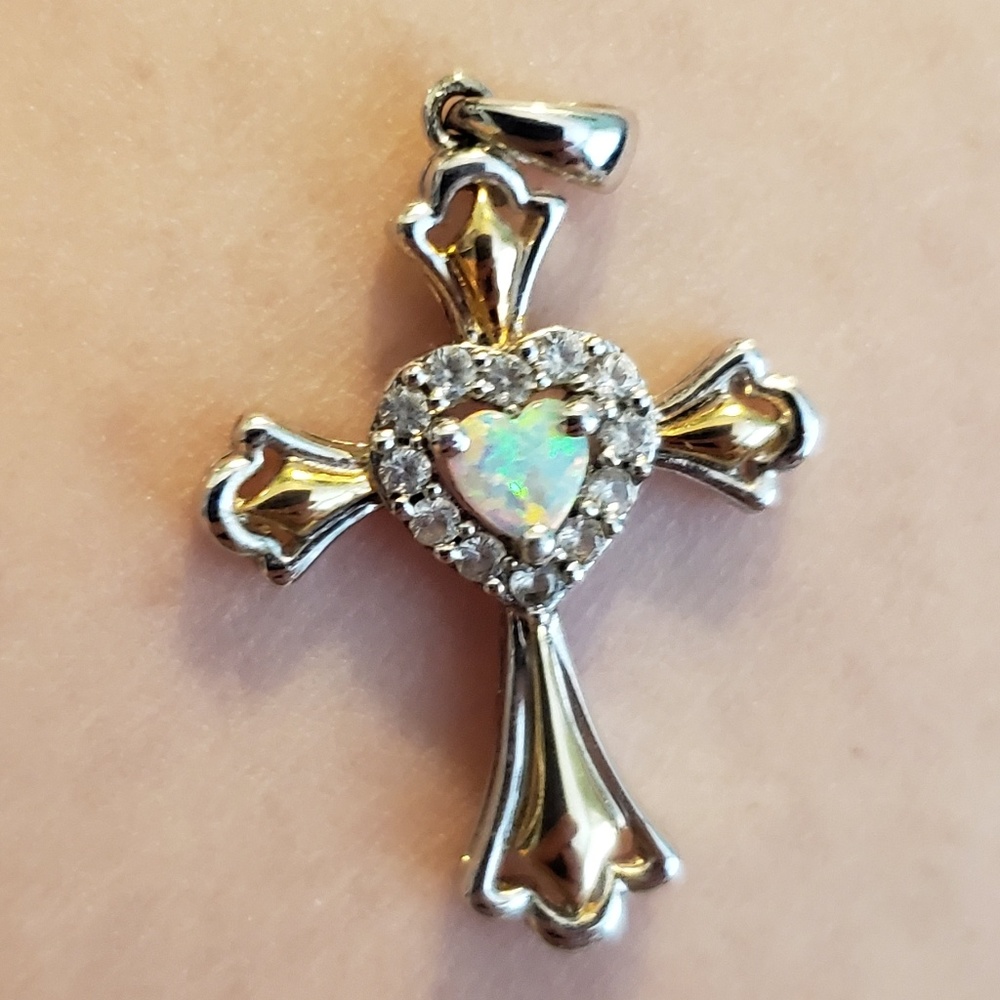 Opal & diamond pendant 925